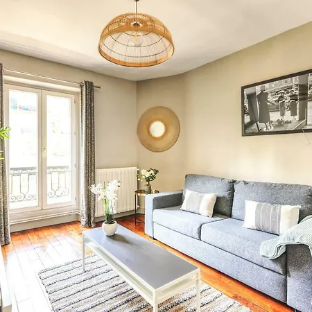 Cosy At Champs-elysee « 1626 » Apartment *